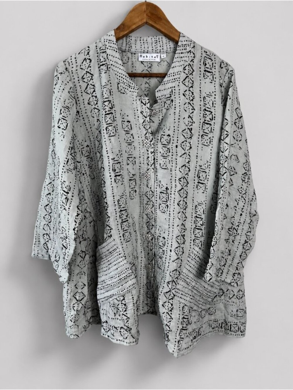 Habitat Light Grey geometric Pattern Artsy Relaxed Fit Oversized Button Up Top M